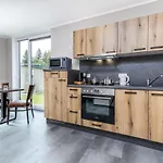 Komfortables Bungalow Am Kronenburger See Mit Terrasse Semesterbostad *