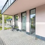 Semesterbostad Komfortables Bungalow Am Kronenburger See Mit Terrasse Hallschlag