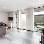 Komfortables Bungalow Am Kronenburger See Mit Terrasse Semesterbostad *