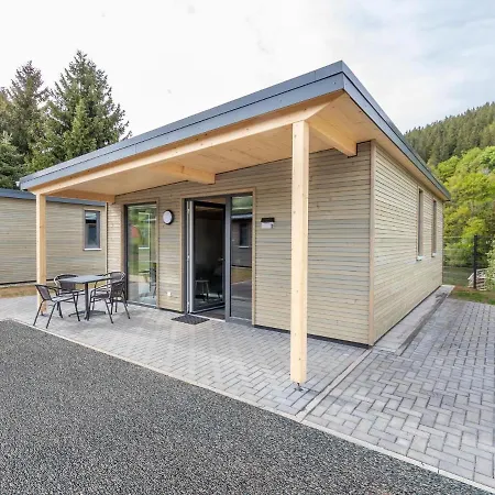 Komfortables Am Kronenburger Mit Terrasse * Hallschlag